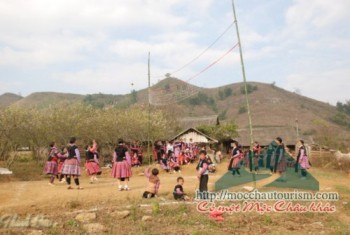 Người Mông Mộc Châu chơi tết